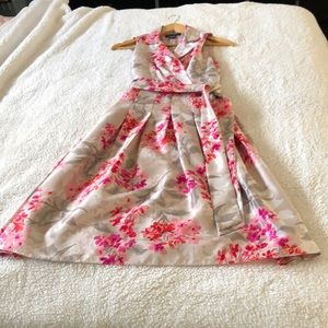 Sleeveless floral dress